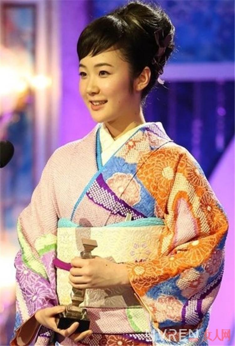 黑木华个人资料介绍_樱花国银幕女优 日本人最爱的居然是这种面孔